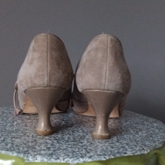 Kenneth Cole suede Mary Janes - Picture 2 of 9